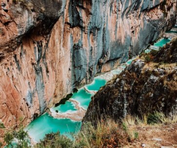 Aguas turquesas de Millpu de Ayacucho